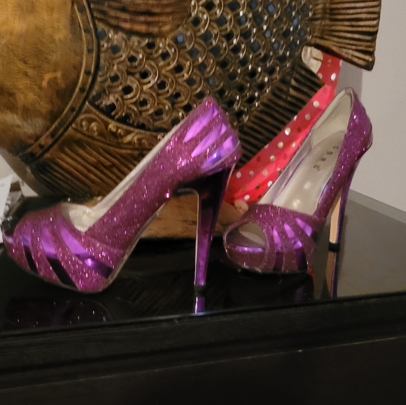 New Heels. Available Purple and Pink - Picture 2 of 6